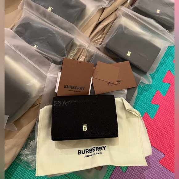 NWT Burberry black leather small wallet - Picture 1 of 6